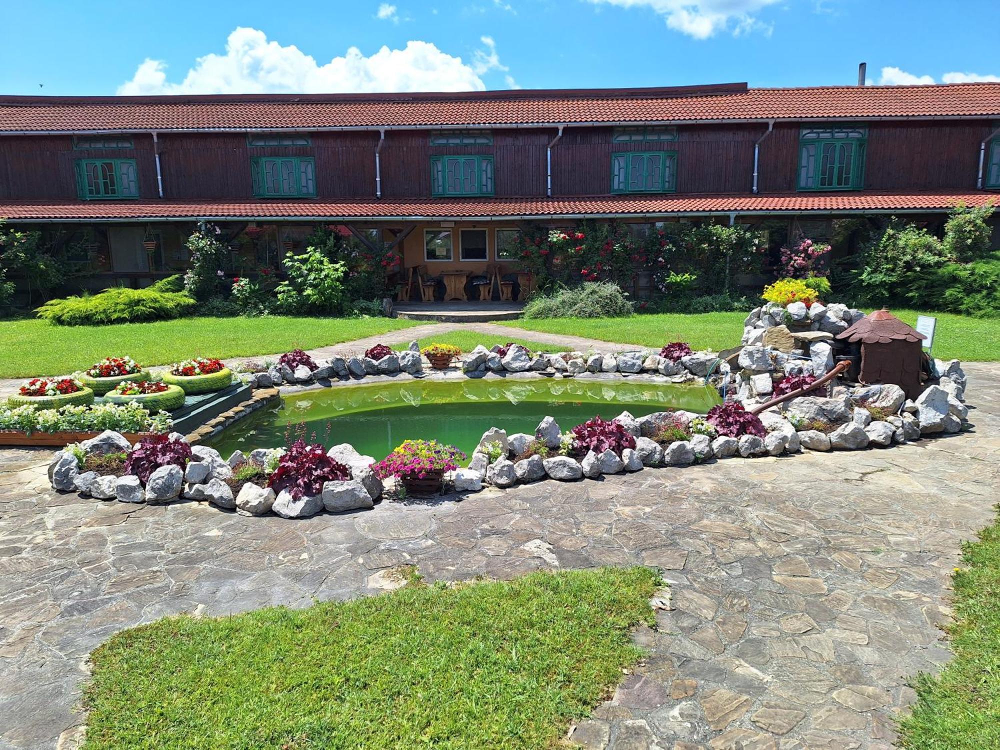 Natural Balkanic Selfcheckin Self-Catering Targoviste Exterior photo